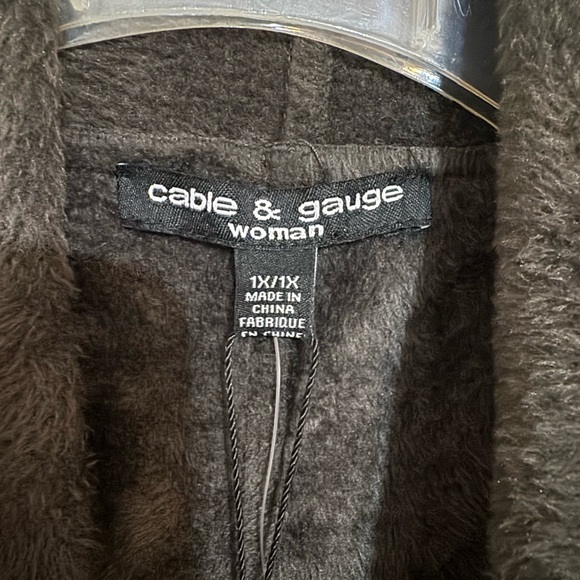 * NWT PERFECT for FALL/WINTER VEST w/FAUX FUR 1X - Picture 7 of 8